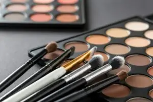 Skincare and Stress - Eyemakeup